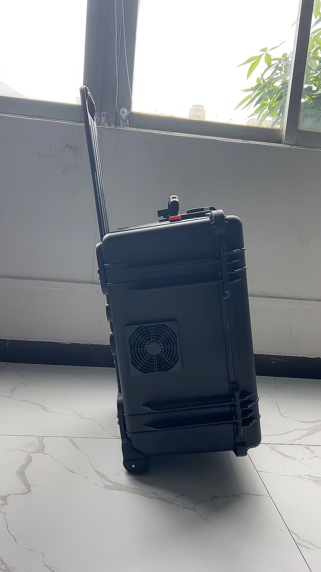 蕲春手拉箱型移动通信干扰器